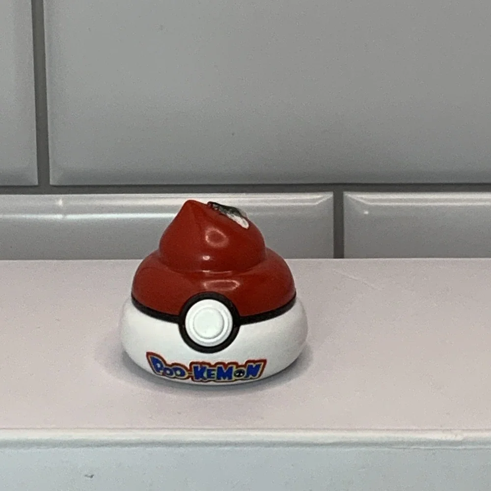 Zuru Mega Gross‎ Minis Poo-Kemon PooKemon Parady Pokemon Pokeball Figure Toy
